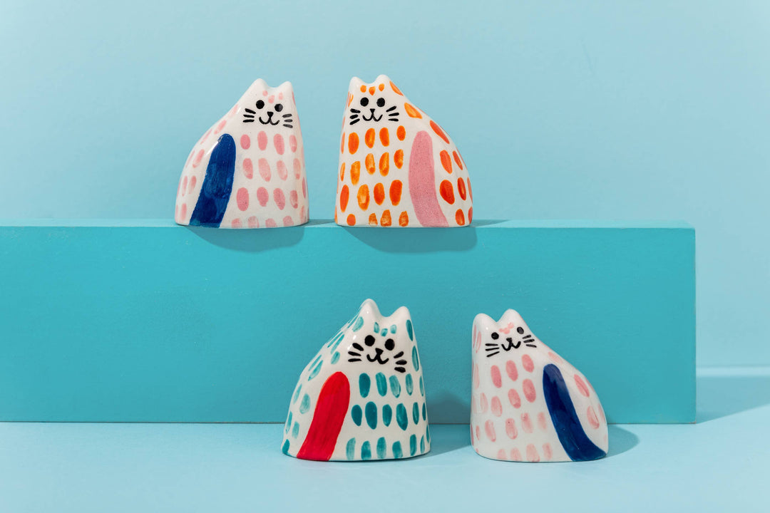 Ana Seixas Skulptur Kleine Keramikskulptur  |  Katze orange rosa bei Nauli and Stories