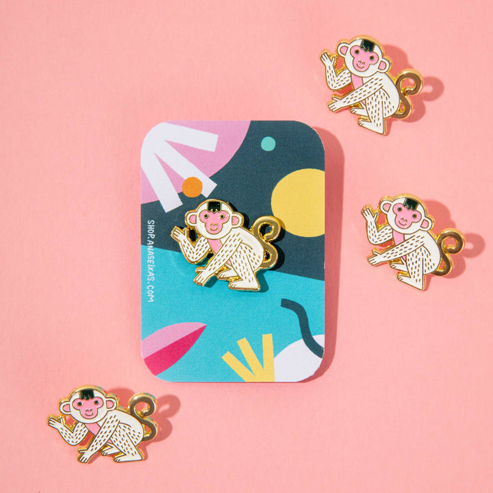 Ana Seixas Pin Anstecknadel Pin | Affe bei Nauli and Stories
