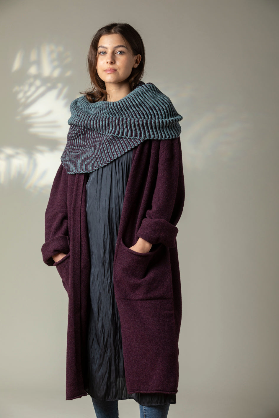 Eribé Strickmantel Strickmantel  Corry Long Cardigan Blackgrape bei Nauli and Stories
