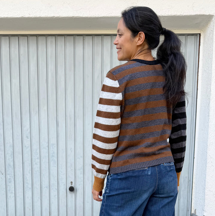 Eribé Pullover Gestreifter Wollpullover | braun, petrol, grau | Stobo Stripe Sweater (reversible) Berlie bei Nauli and Stories