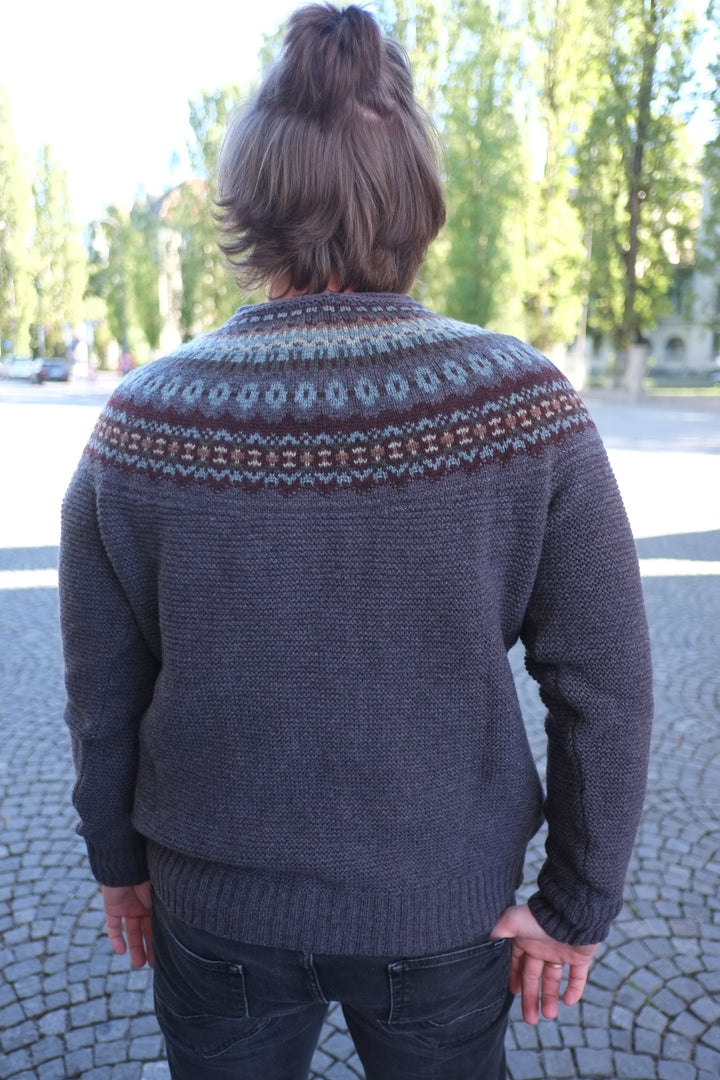 Eribé Pullover Herrenpullover aus reiner Wolle  graubraun - Stonybrek Sweater Selkie bei Nauli and Stories