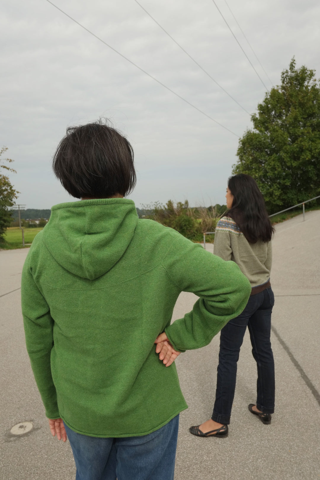 Eribé Pullover Unisex Pullover mit Kapuze - Corry Hoody Sweater Watercress bei Nauli and Stories