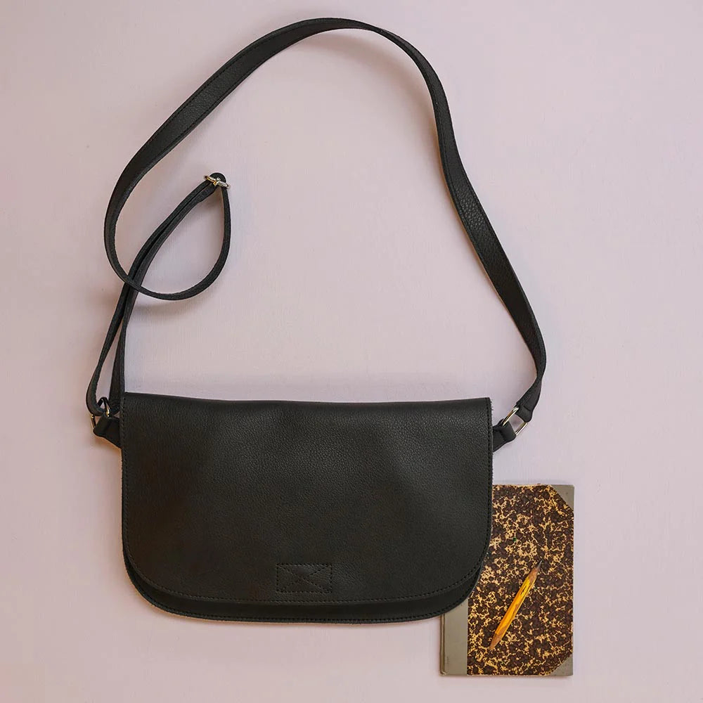 Keecie Handtasche Handtasche aus Leder - Lazy Boy - Cross Body Bag - schwarz bei Nauli and Stories