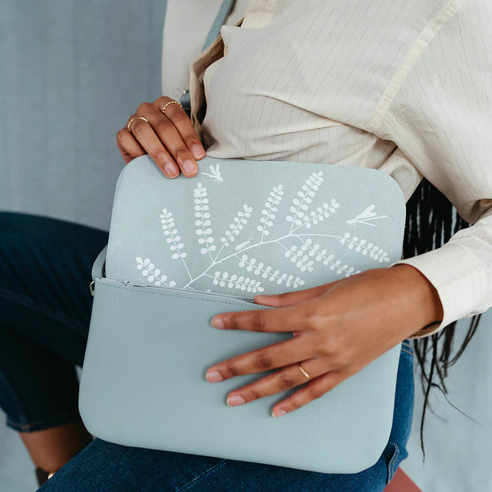 Keecie Handtasche Handtasche - Crossbodybag - aus Leder - Double Up - hellblau mint bei Nauli and Stories