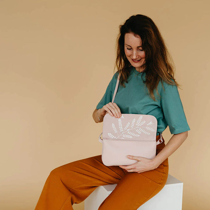 Keecie Handtasche Handtasche - Crossbodybag - aus Leder - Double Up - powder pink bei Nauli and Stories