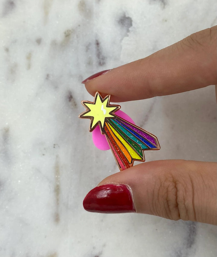 Les imprimeuses Broschen und Anstecknadeln Pin | Sternschnuppe - Shooting Star | Phosphoreszierend bei Nauli and Stories
