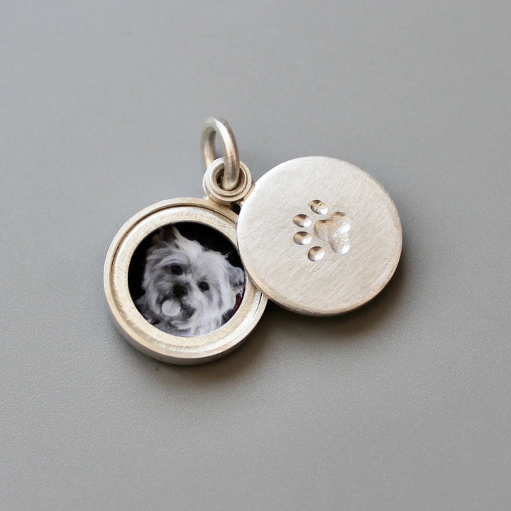 Mabotte Medaillon Medaillon aus Silber Pfote von Mabotte 14mm bei Nauli and Stories