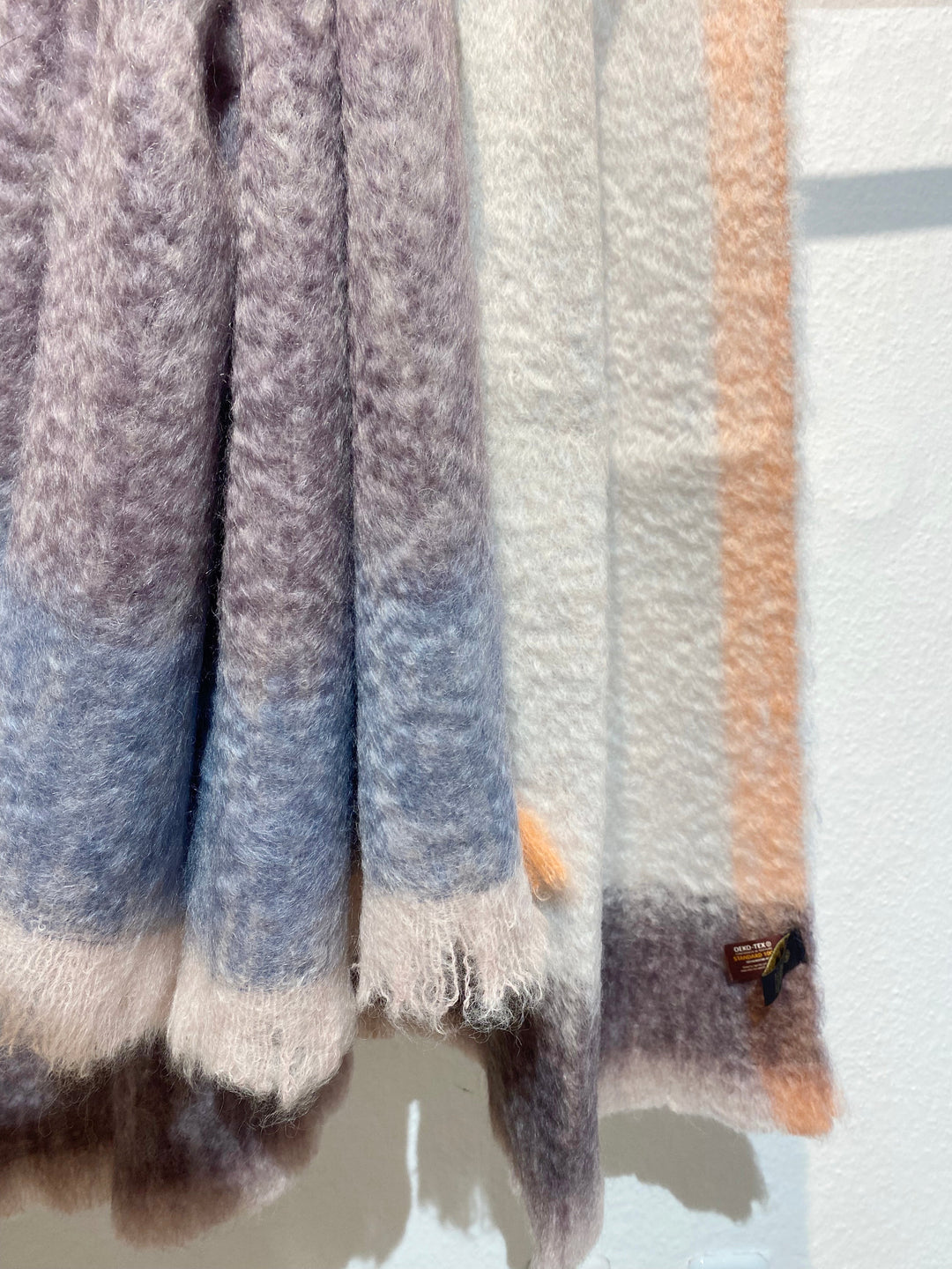 Mantas Ezcaray Sofadecke Mohair Decke ROZCO 130 x 200cm in Erd- und Eisfarben bei Nauli and Stories
