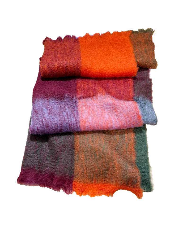 Mantas Ezcaray Sofadecke Mohair Decke -  130x200cm | rot burgundy lila grün bei Nauli and Stories