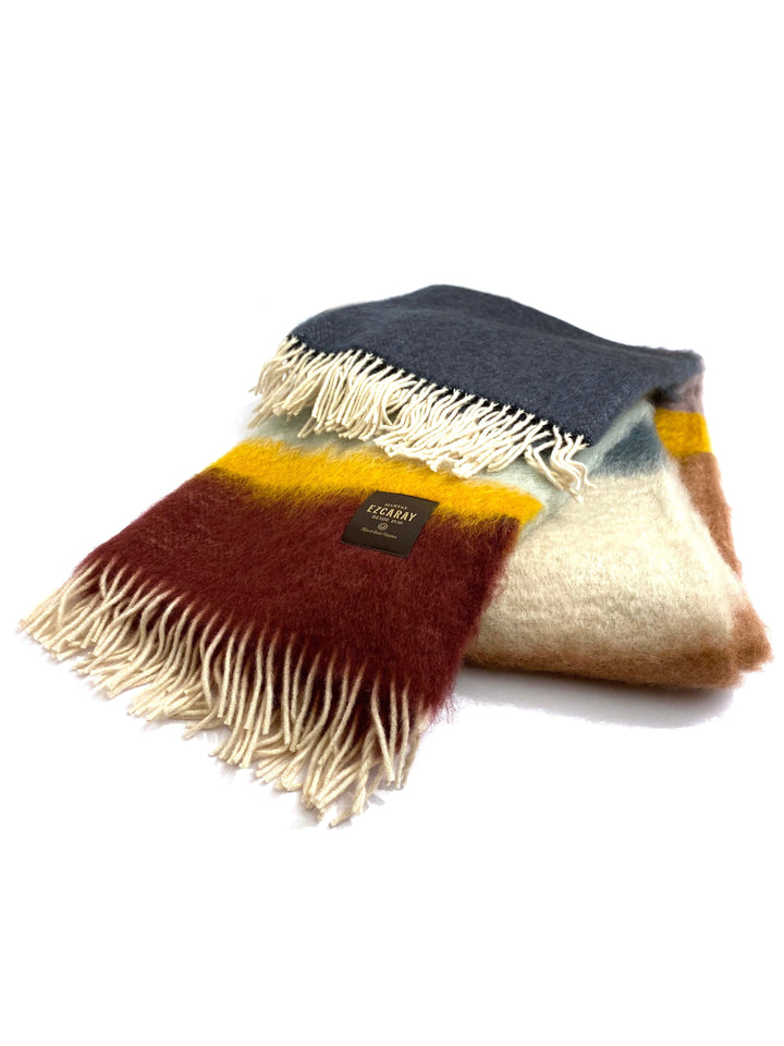 Mantas Ezcaray Sofadecke Mohair Decke Matisse -  130x200cm, blau, rosa, gelb, weiß, mint, bordeaux bei Nauli and Stories