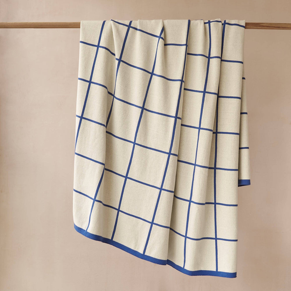 Sophie Home Sofadecke Strickdecke aus Baumwolle, Gitter: Kobaltblau bei Nauli and Stories