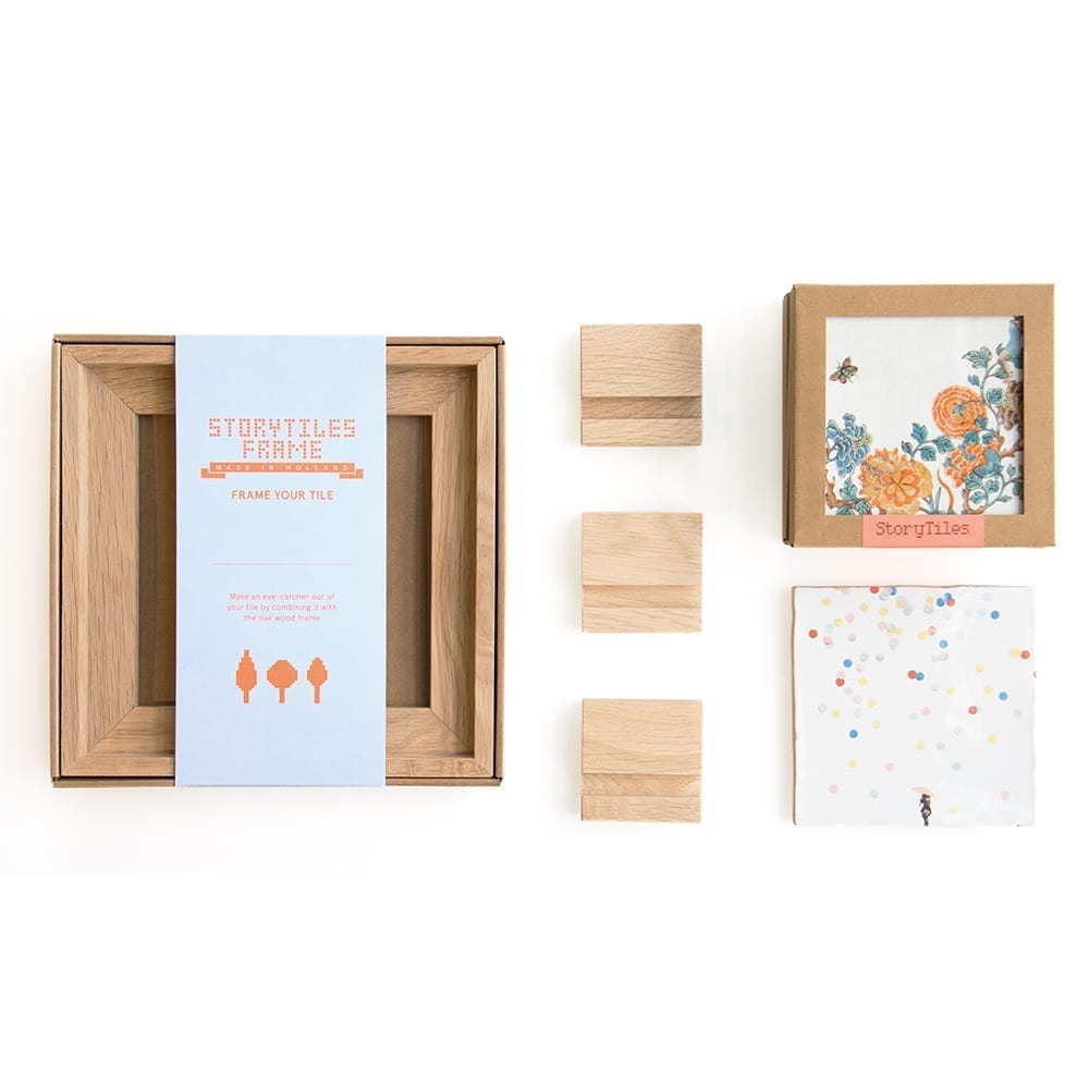 StoryTiles StoryTiles Rahmen &amp; Ständer StoryTiles Ständer aus Holz bei Nauli and Stories