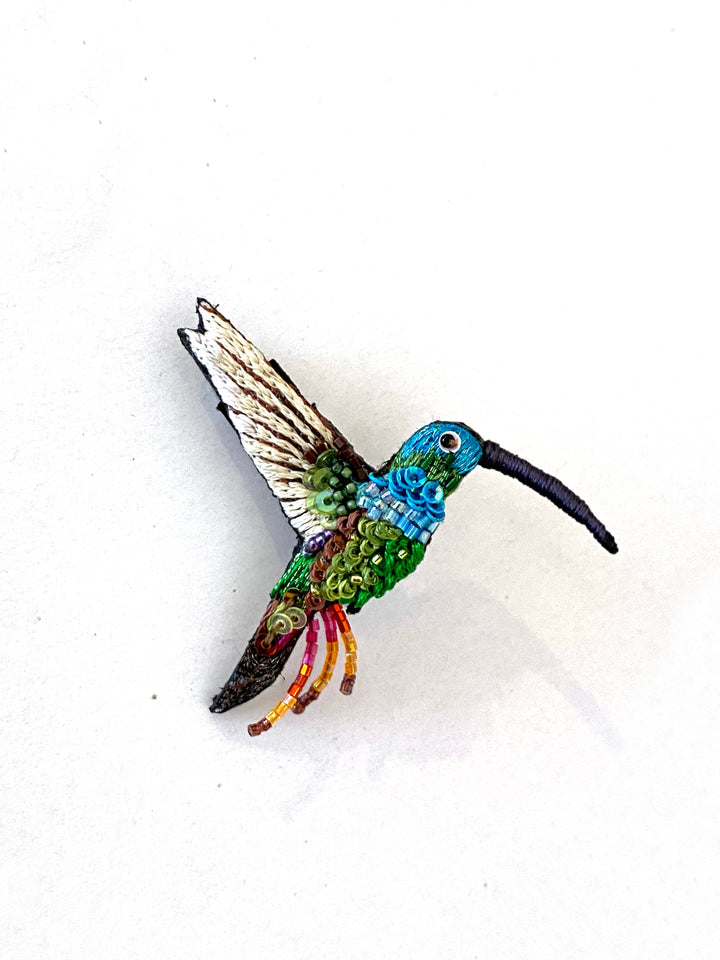 Trovelore Brosche gestickte Brosche - Kolibri - Smaragdkehlkolibri bei Nauli and Stories