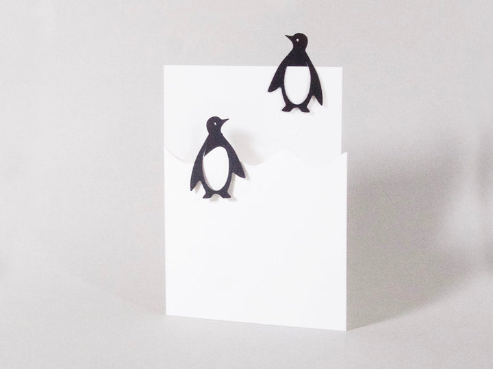 cut &amp; make Hochzeitskarte Pinguin Pärchen Cut out Karte mit Lesezeichen bei Nauli and Stories