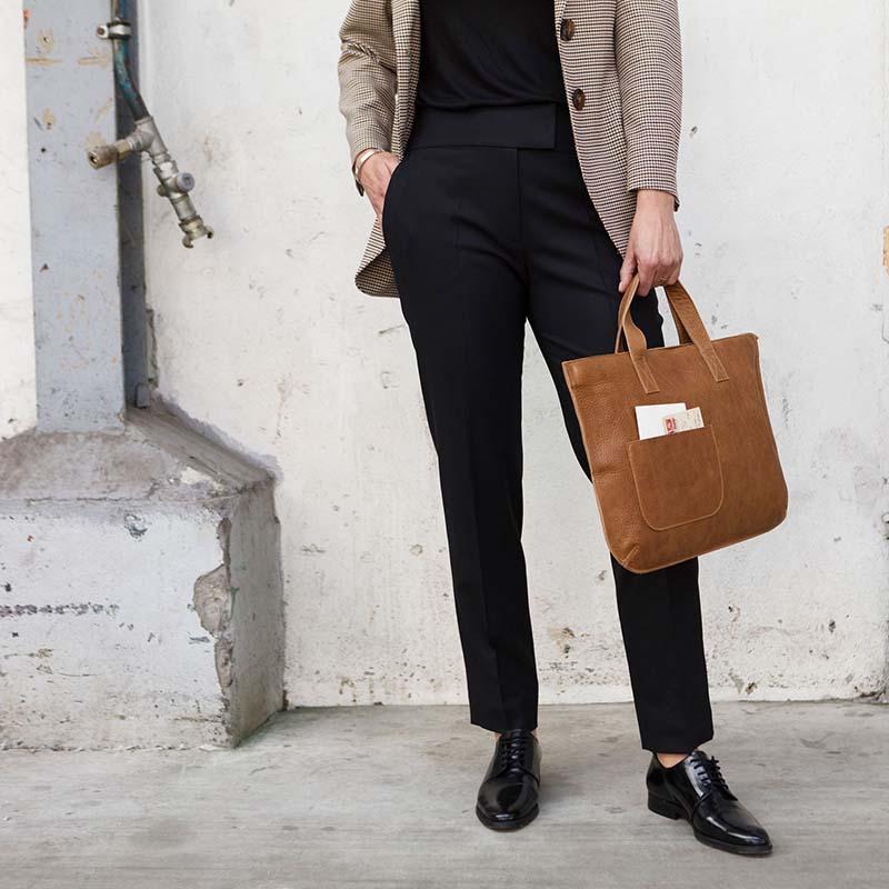 Keecie Laptoptasche Handtasche / Laptoptasche Elephant Joke in cognac bei Nauli and Stories