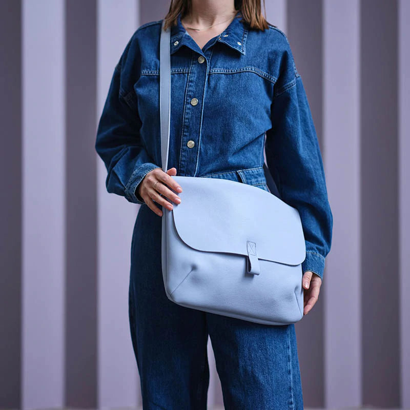 Keecie Messenger Bag Messenger Bag aus Leder lavender "Back Yard" bei Nauli and Stories