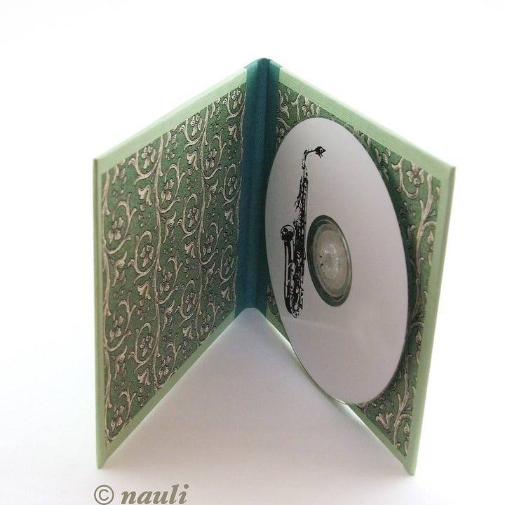 Nauli CD / DVD Hülle für 1 CD CD/ DVD Hülle hellgrün grüne Ranken bei Nauli and Stories