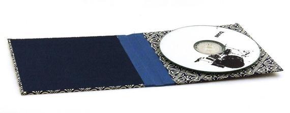 Nauli CD / DVD Hülle für 1 CD CD Hülle | DVD Verpackung | Wachsbatik blau weiß bei Nauli and Stories