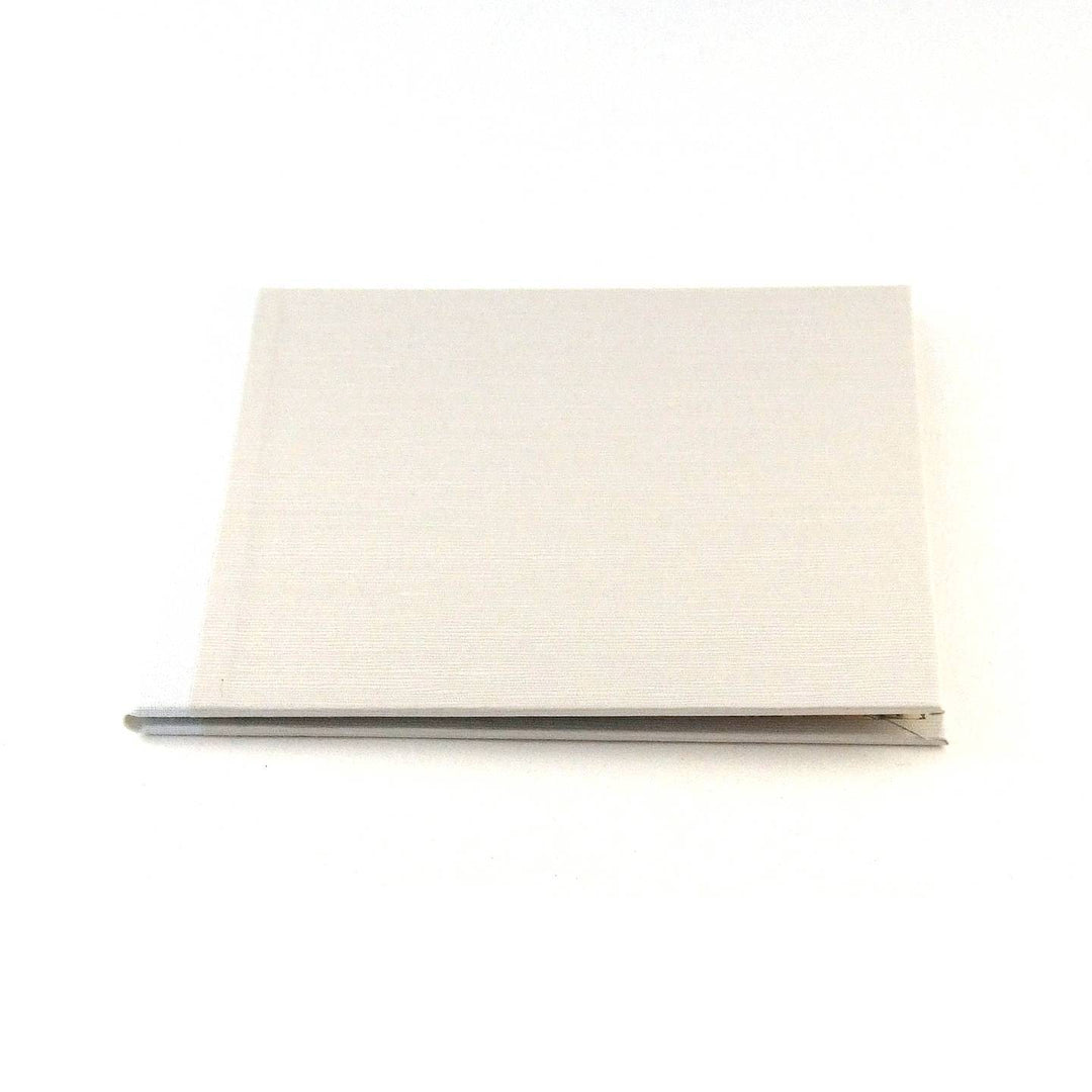 Nauli CD / DVD Hülle für 1 CD CD Hülle lichtgrau hell-rosa Blumenwiese bei Nauli and Stories