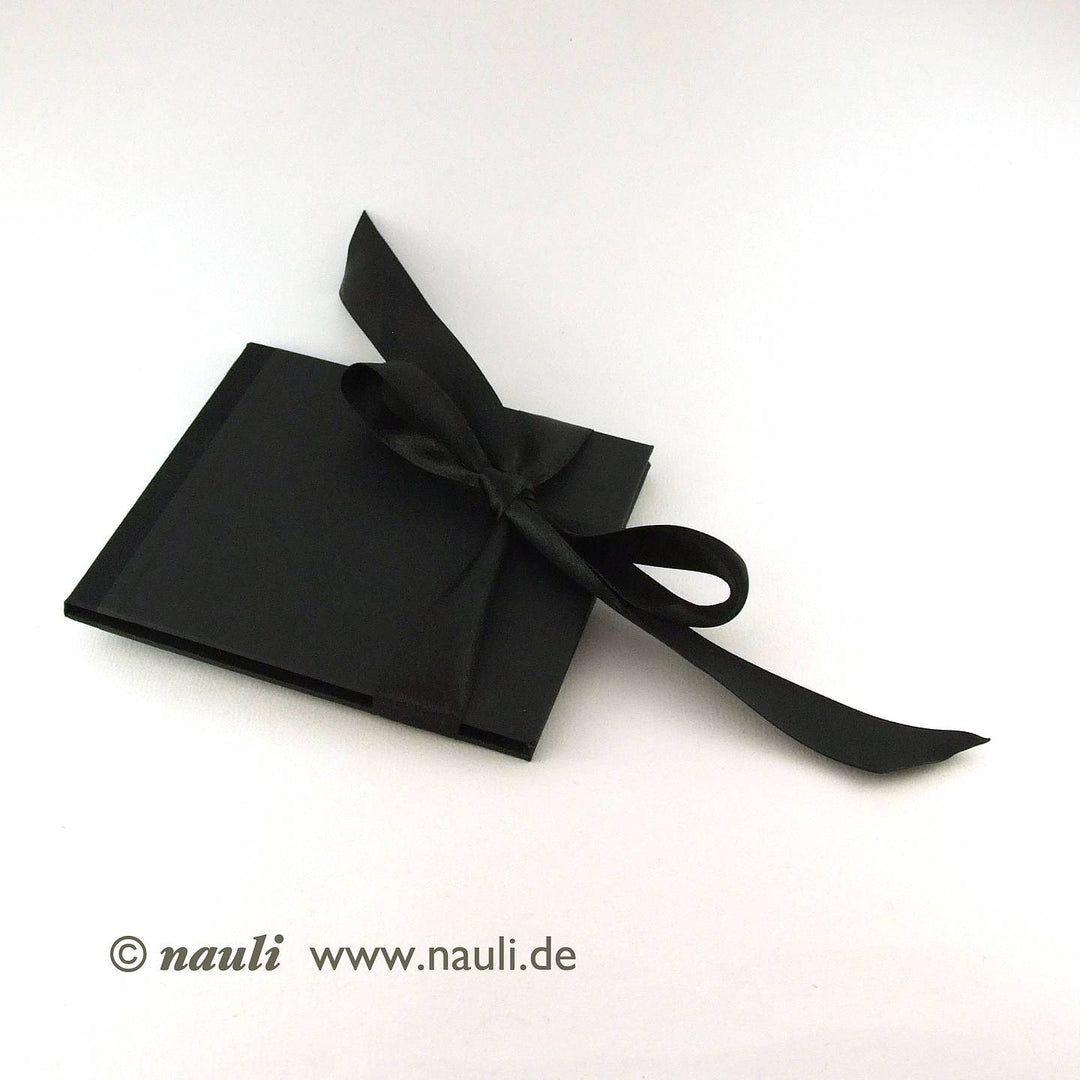 Nauli CD / DVD Hülle für 1 CD CD Hülle schwarz Satinband elegant bei Nauli and Stories