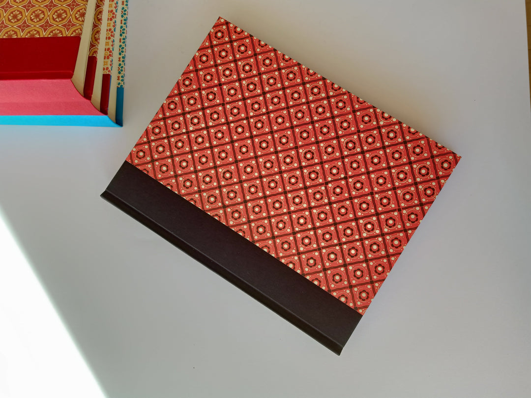 Nauli Fotoalbum L Fotoalbum L Pinny Pattern rot schwarz bei Nauli and Stories