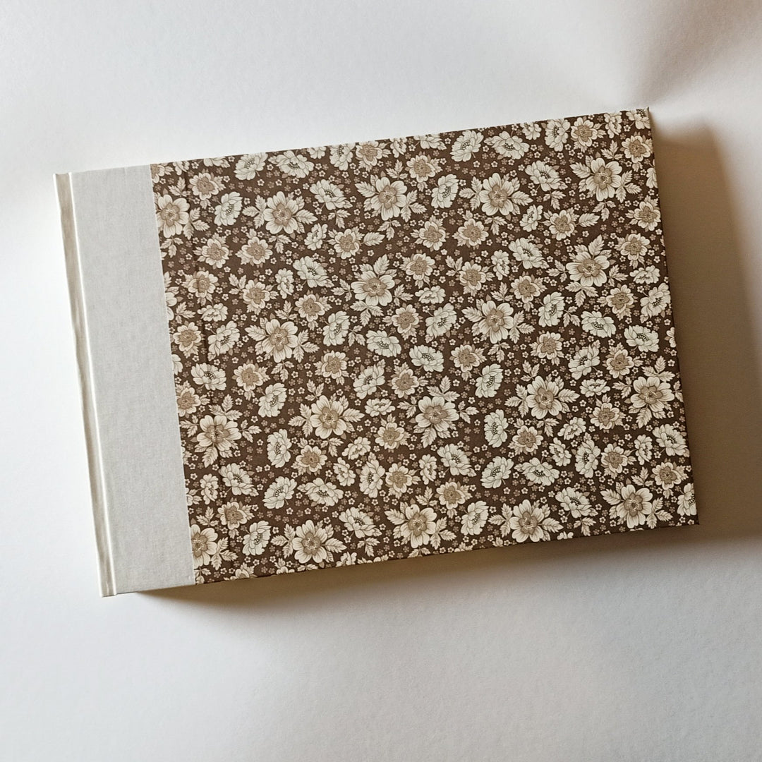 Nauli Fotoalbum XL Fotoalbum XL Englische Blumen braun bei Nauli and Stories