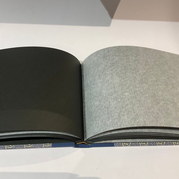 Nauli Fotoalbum XL Fotoalbum XL Moon Dot grün - schwarze Seiten bei Nauli and Stories