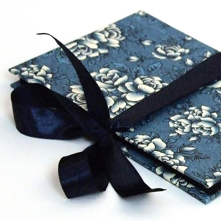 Nauli Leporello Leporello blaue Blumen - Englische Rosen blau bei Nauli and Stories