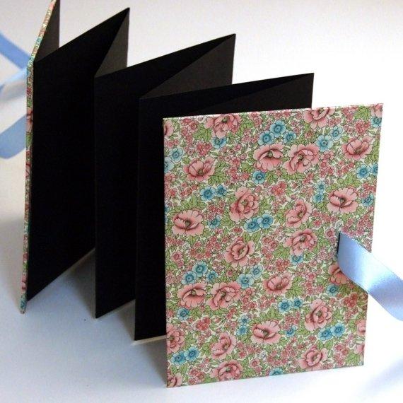 Nauli Leporello Leporello Blumenwiese rosa hellblau bei Nauli and Stories