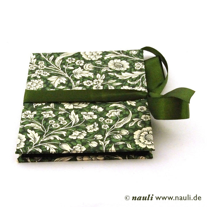 Nauli Leporello Leporello Renaissance Blumen grün bei Nauli and Stories