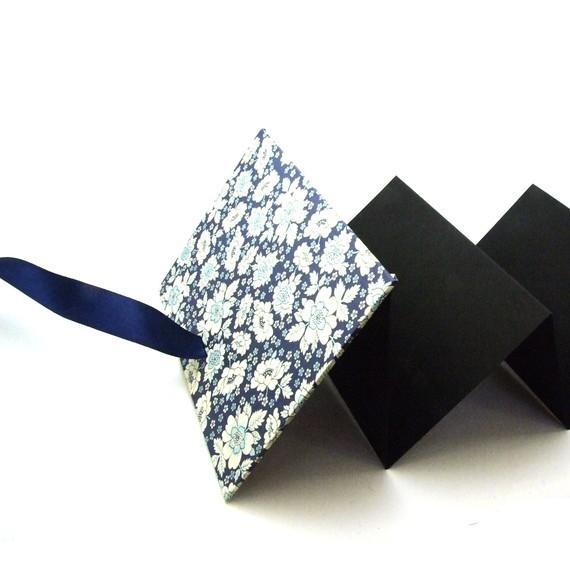 Nauli Leporello Leporello Englische Blumen blau bei Nauli and Stories
