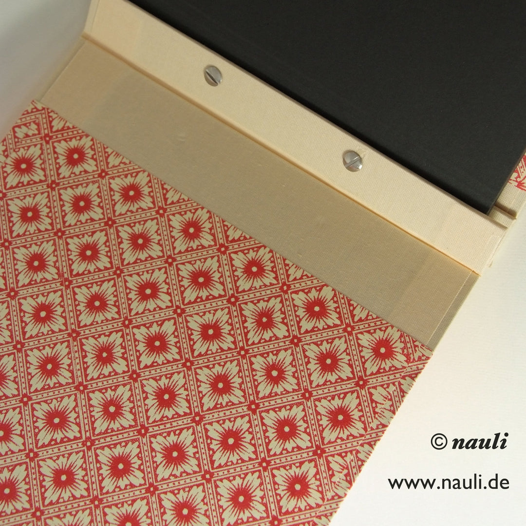 Nauli Schraubalbum XL Fotoalbum DinA4 Java Blumen rot bei Nauli and Stories