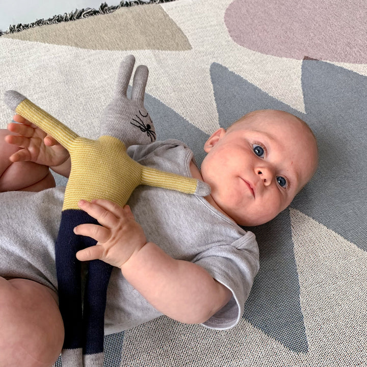 Sophie Home Kuscheltier Gestrickter Hase | Stofftier aus Baumwollgarn bei Nauli and Stories